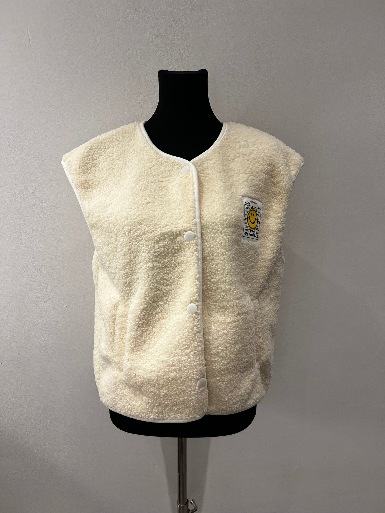 Teddyweste Smiley Patch