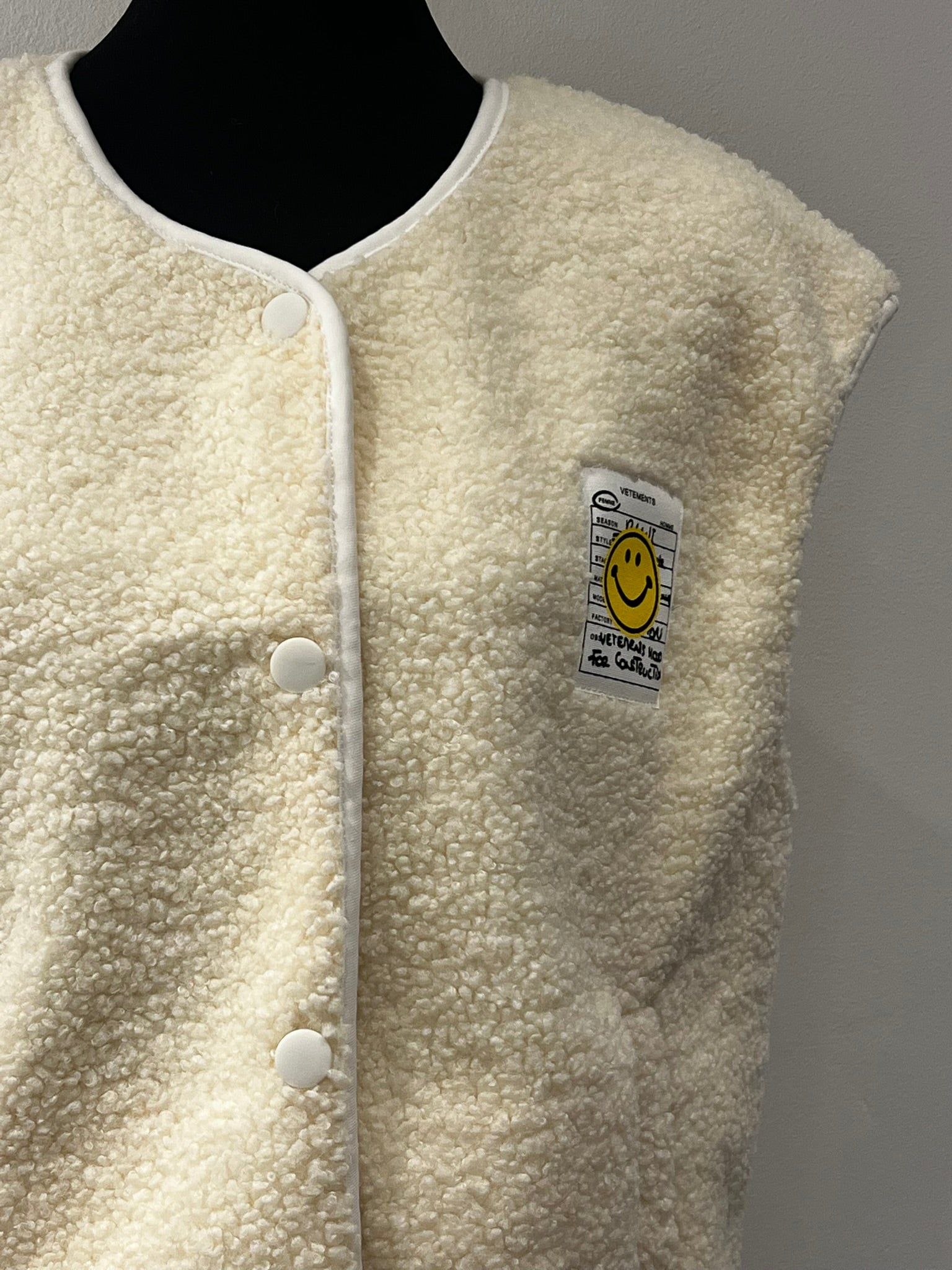 Teddyweste Smiley Patch